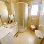 Alicia With Private Pool Apartment *