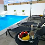 Apartment Alicia With Private Pool *
