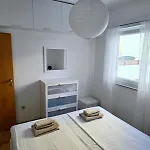 Alicia With Private Pool Apartment *