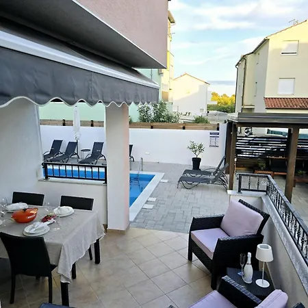 Apartment Alicia With Private Pool