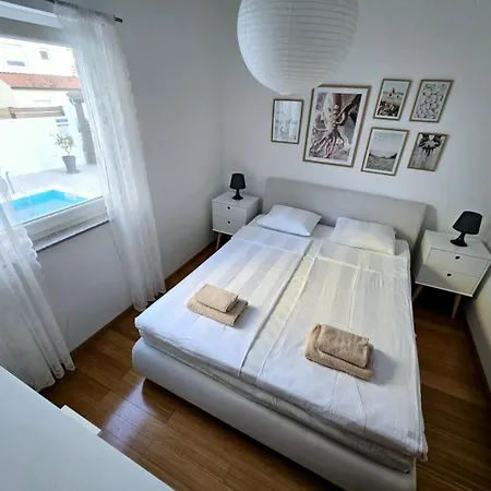 Apartment Alicia With Private Pool Vodice