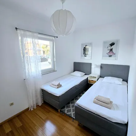 Alicia With Private Pool Vodice