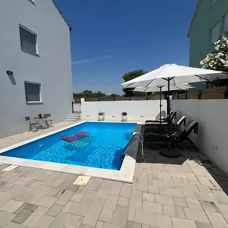 Alicia With Private Pool Vodice