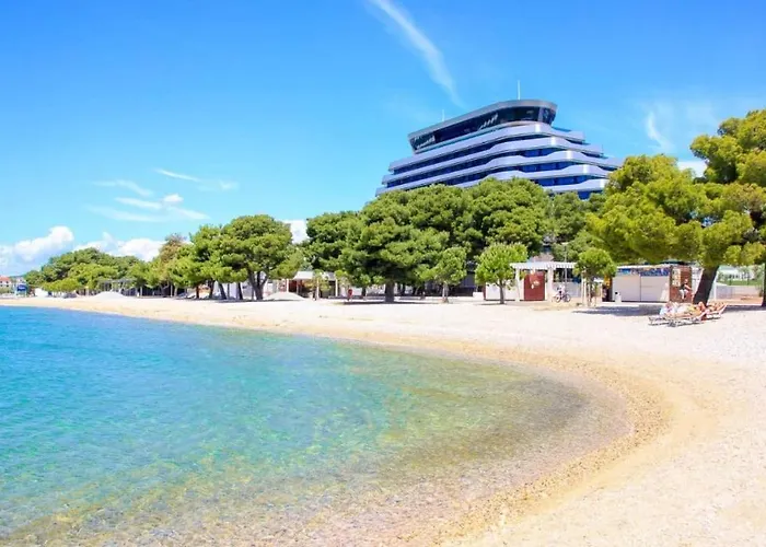 Alicia With Private Pool Apartment