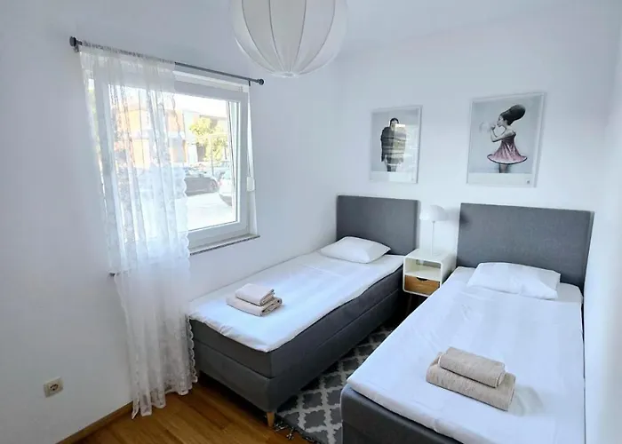 Alicia With Private Pool Vodice