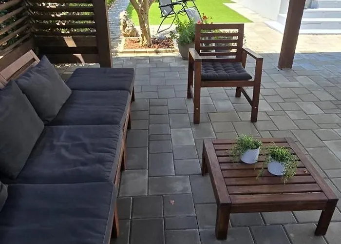 Alicia With Private Pool Apartment *