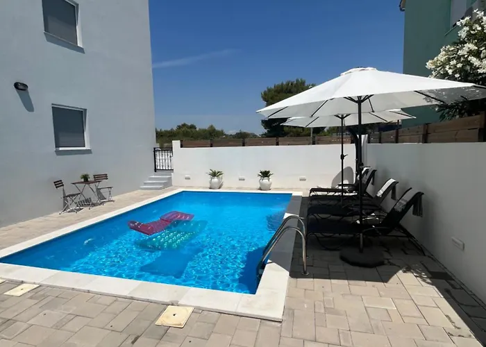 Alicia With Private Pool Vodice